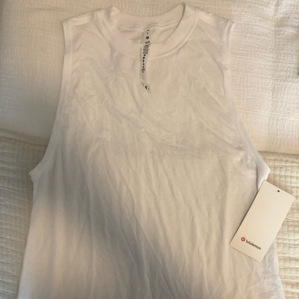 Lululemon workout tank top. Brand new size 2